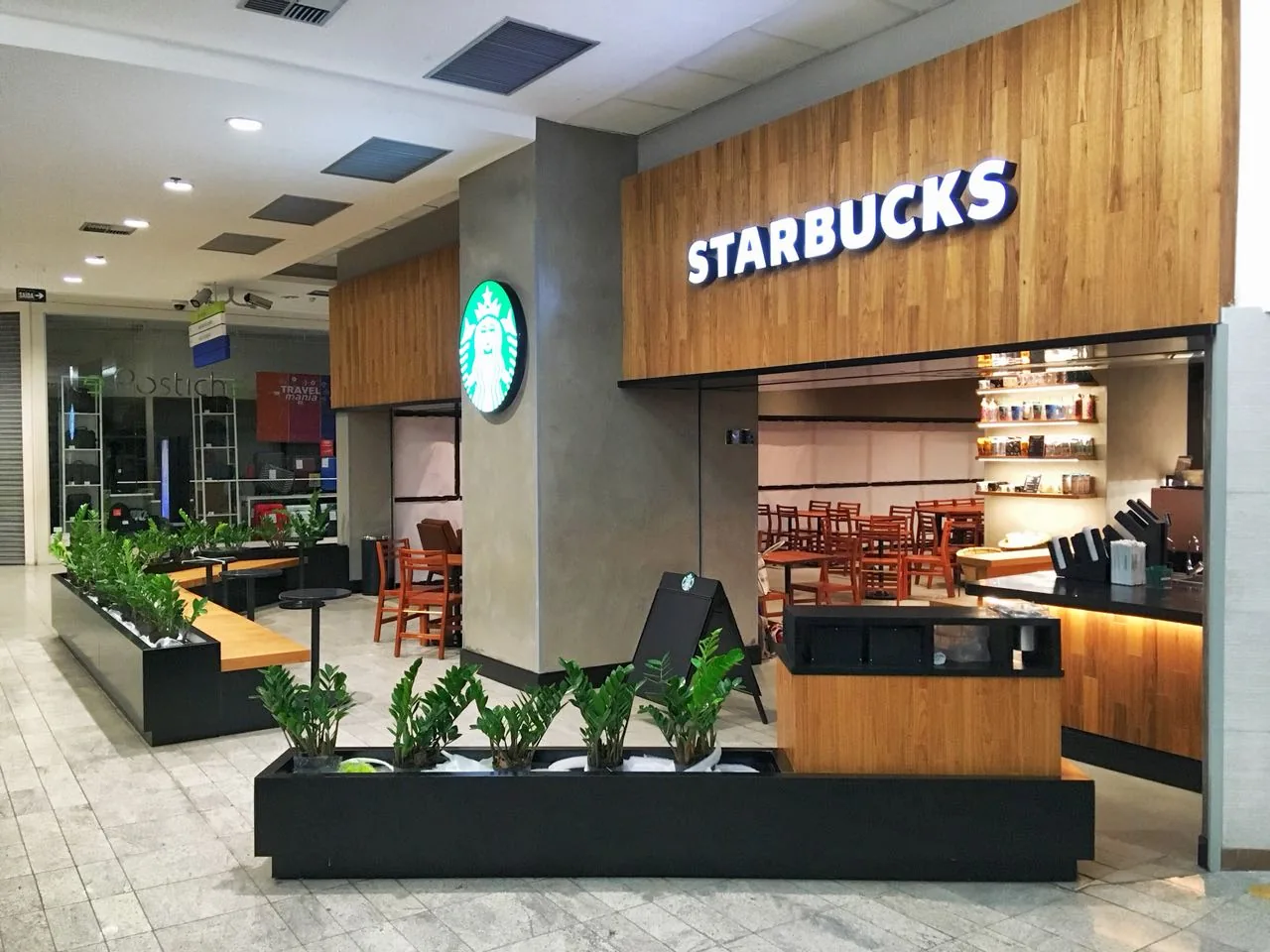 Starbucks — foto 3